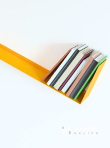 étagère sur mesure jaune